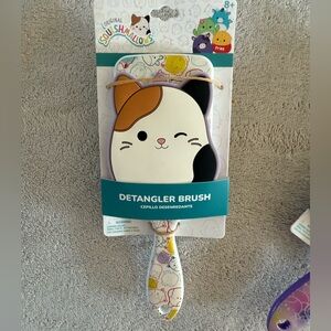 SQUISHMALLOWS FULL SIZE DETANGLER BRUSH CAM